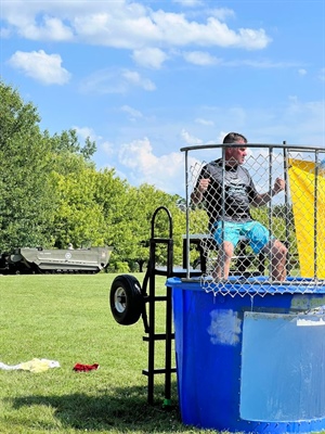 Ken got dunked at the VFW Post 8495 open house yesterday 💦 Roy got him on the first throw. 🎾