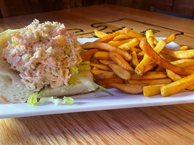 Lobstah Roll 🦞 looking delish 🤌🏻