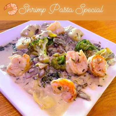 Our Pasta Special for this week. 
Sautéed Shrimp, Artichokes, Broccoli and Mushrooms in a Tarragon Cream Sauce over Penne. 

Pictured over Spinach for a low carb meal option. 
📷: Carly O'Connell 

thefvi.com