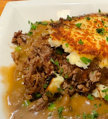 How about some Shepards’s Pie to kick off your St. Patrick’s Day Shenanigans?? 🥧We will have this special running now through 3/18. 🇨🇮