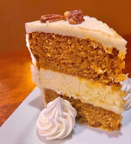 Happy National 𝒞𝒶𝓇𝓇ℴ𝓉 𝒞𝒶𝓀ℯ Day!🍰
Celebrate by ordering one of ours made by Katy's Kravings.  It even has a Vanilla Cheesecake middle layer! 

————————————————————
#nationalcarrotcakeday #eatlocal #supportlocal #supportsmallbusinessowners #supportsmallbusinesses #supportlocalbusiness #fairportny #fvi #fairportvillageinn #FVI #thefvi #thefairportvillage