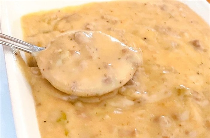 🥣 Soups today are: 
•Cheeseburger Chowder (pictured)
•Creamy Chicken Florentine with Artichokes