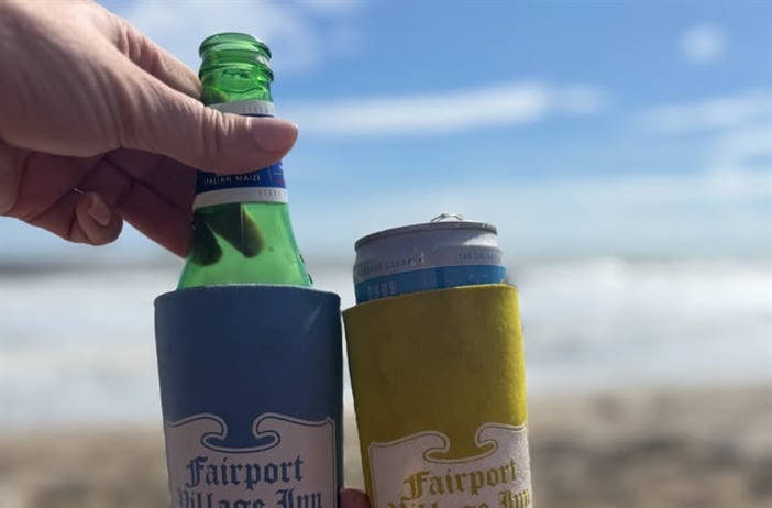 Friends representing in Outer Banks. Cheers! 🍻